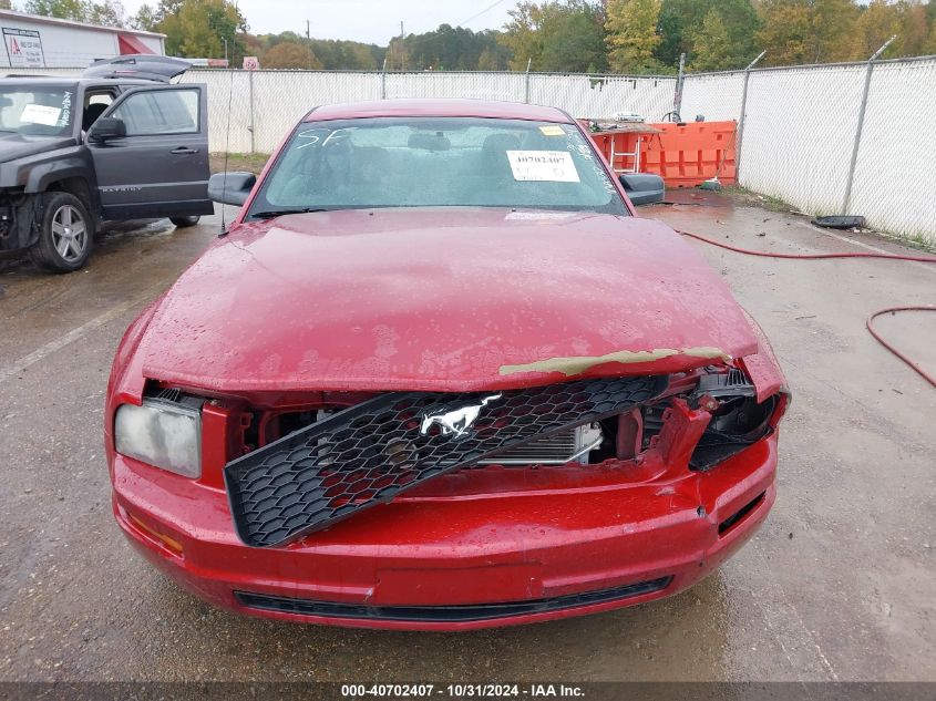 2009 Ford Mustang V6/V6 Premium VIN: 1ZVHT80N995136712 Lot: 40702407