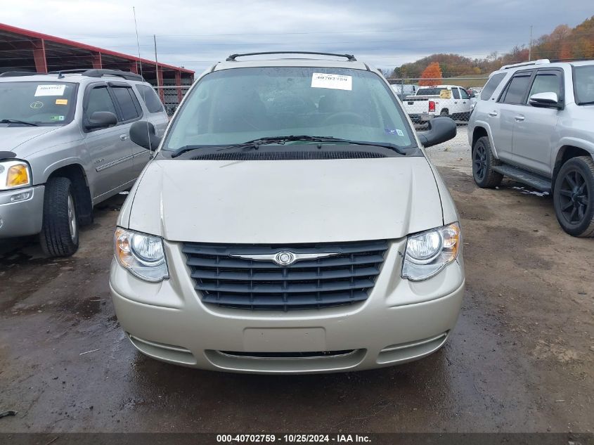 2006 Chrysler Town & Country VIN: 1A4GP45R76B702879 Lot: 40702759