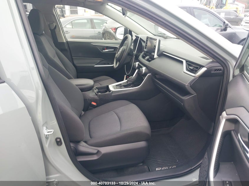 VIN JTMP1RFV3LD050827 2020 TOYOTA RAV4 XLE