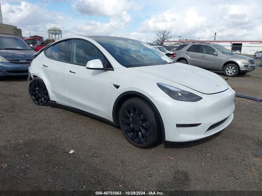 2024 TESLA MODEL Y LONG RANGE DUAL MOTOR ALL-WHEEL DRIVE - 7SAYGDEE0RF037545