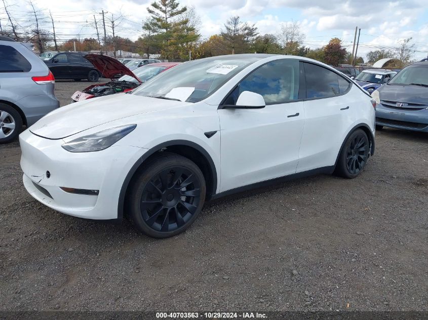 VIN 7SAYGDEE0RF037545 2024 Tesla Model Y, Long Rang... no.2