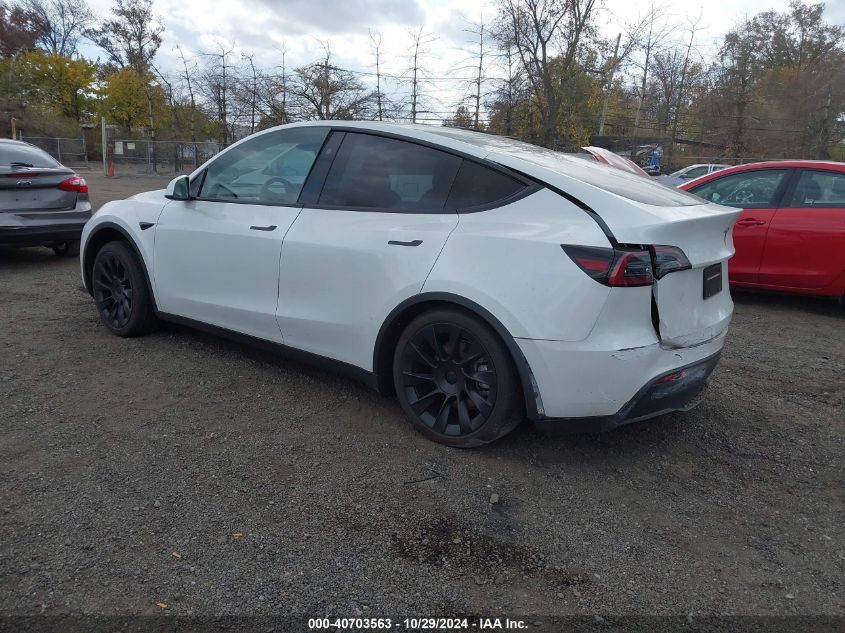 VIN 7SAYGDEE0RF037545 2024 Tesla Model Y, Long Rang... no.3