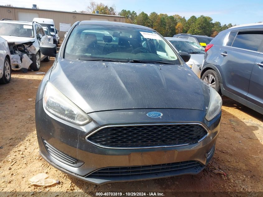 2018 Ford Focus S VIN: 1FADP3E22JL202353 Lot: 40703819