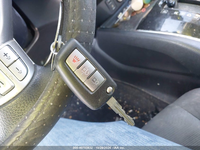 2015 NISSAN ROGUE S - KNMAT2MV2FP567937