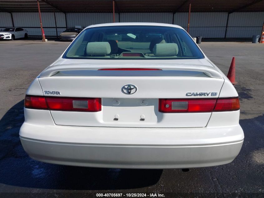 1999 Toyota Camry Le VIN: JT2BG22K1X0365207 Lot: 40705697