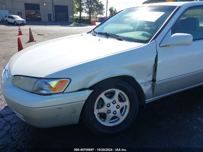 1999 Toyota Camry Le VIN: JT2BG22K1X0365207 Lot: 40705697