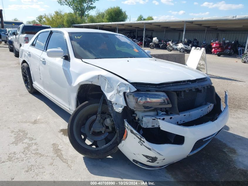 VIN 2C3CCABG0KH601223 2019 CHRYSLER 300 no.1