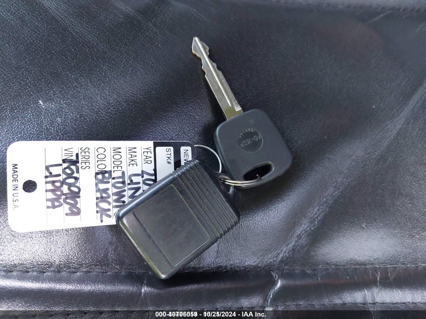 2011 LINCOLN TOWN CAR SIGNATURE LIMITED · Фото 11