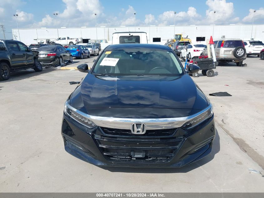 2018 Honda Accord Touring 2.0T VIN: 1HGCV2F90JA008855 Lot: 40707241