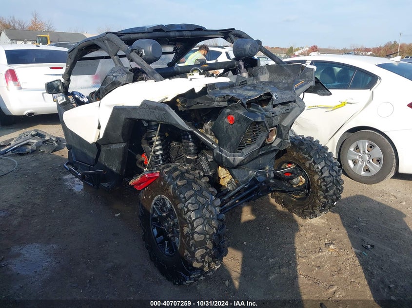 VIN 3JBVGAW26HK000608 2017 CAN-AM MAVERICK X3 TURBO R