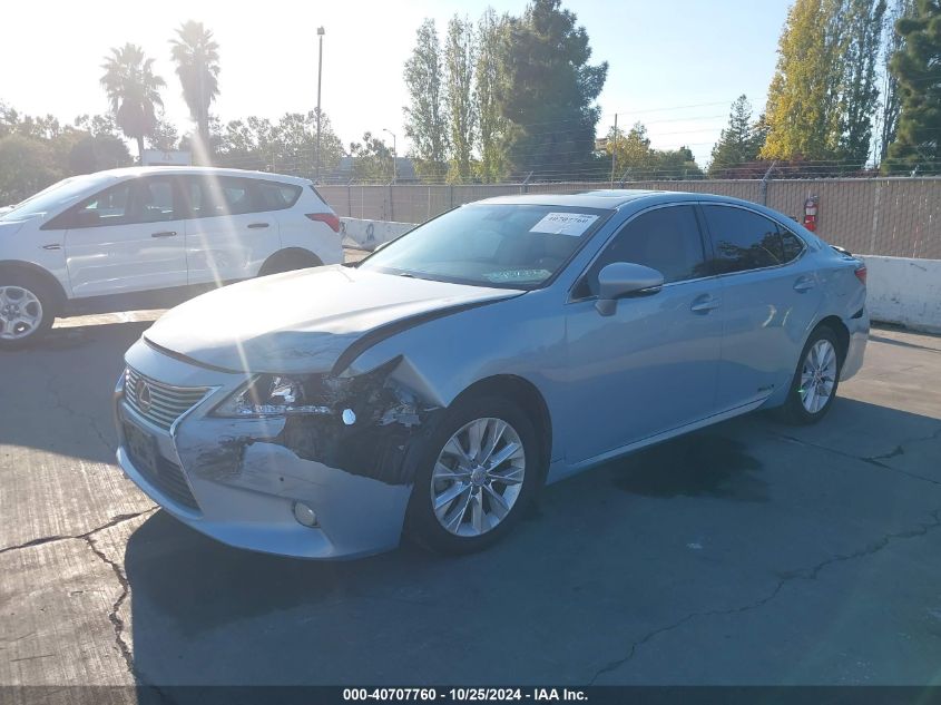 VIN JTHBW1GG1D2020329 2013 Lexus ES, 300H no.2