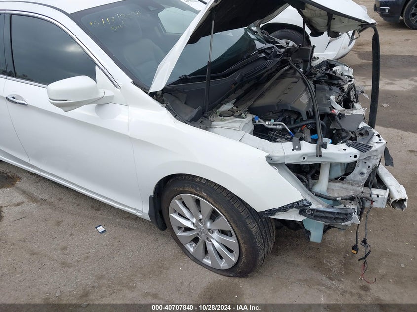 2015 HONDA ACCORD VIN: 1HGCR3F88FA038260