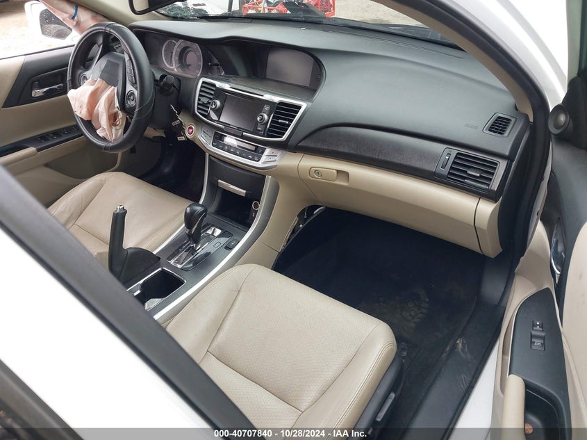 2015 HONDA ACCORD VIN: 1HGCR3F88FA038260