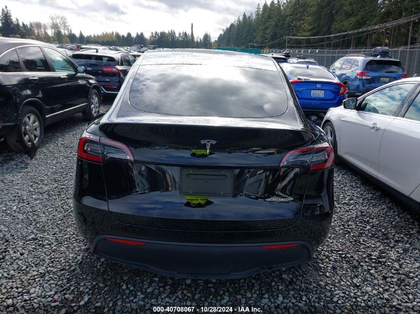 2024 Tesla Model Y Long Range Dual Motor All-Wheel Drive VIN: 7SAYGAEE8RF981351 Lot: 40708067