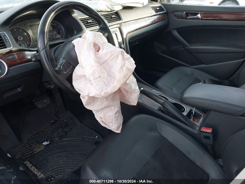 2013 VOLKSWAGEN PASSAT VIN: 1VWBP7A34DC012921