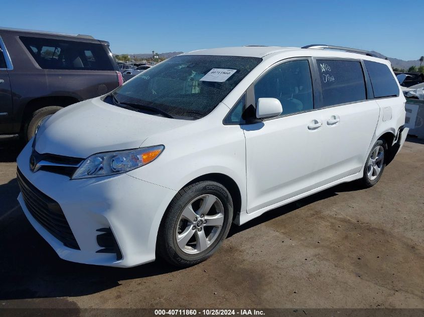 VIN 5TDKZ3DC3JS920496 2018 TOYOTA SIENNA no.2