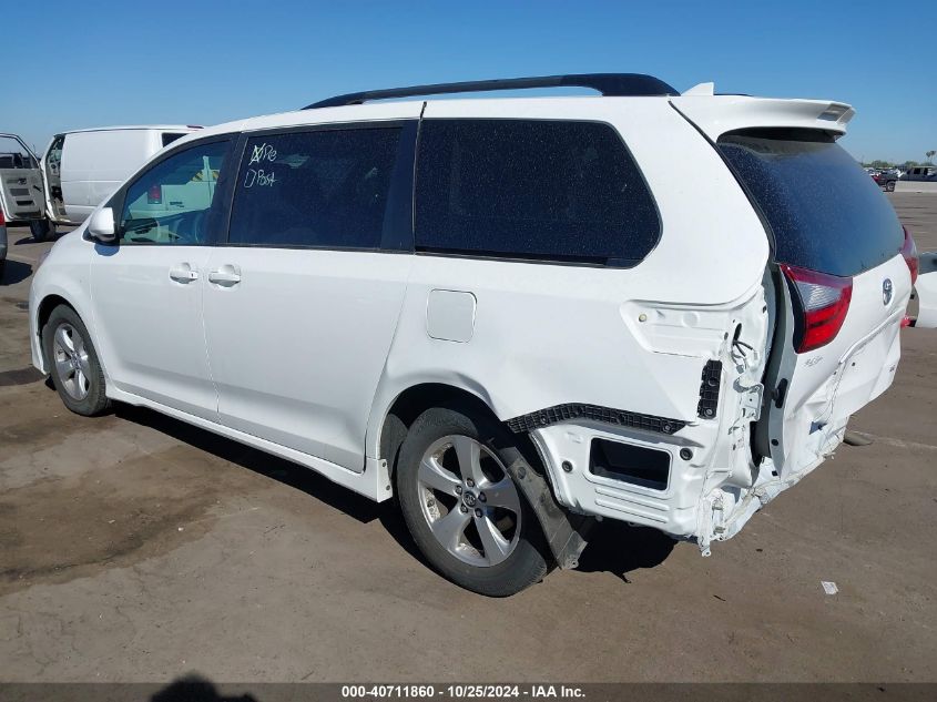 VIN 5TDKZ3DC3JS920496 2018 TOYOTA SIENNA no.3