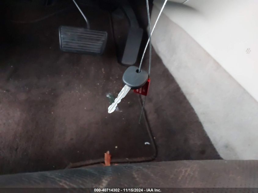 2011 Cadillac Escalade Platinum Edition VIN: 1GYS4DEF2BR113717 Lot: 40714302