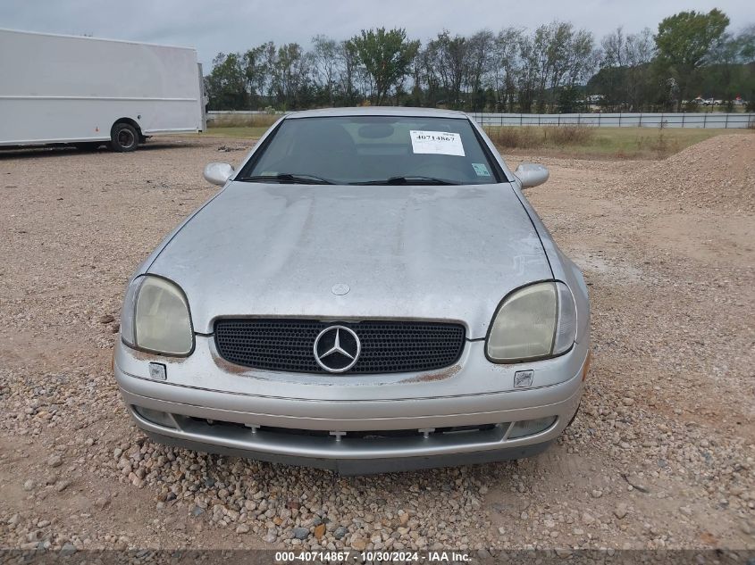 2000 Mercedes-Benz Slk 230 Kompressor VIN: WDBKK47F4YF150849 Lot: 40714867