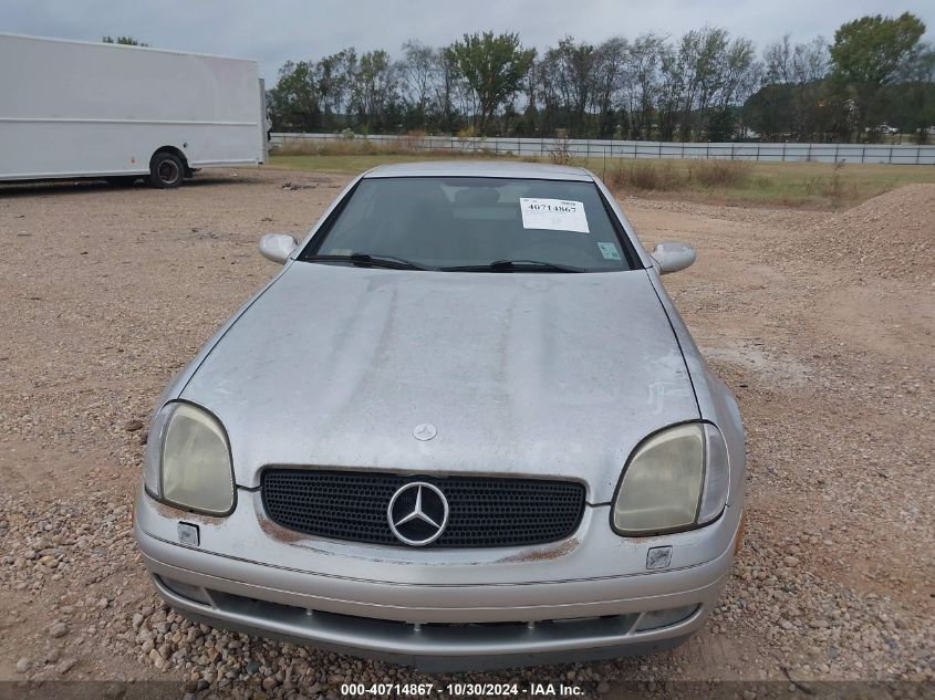 2000 Mercedes-Benz Slk 230 Kompressor VIN: WDBKK47F4YF150849 Lot: 40714867