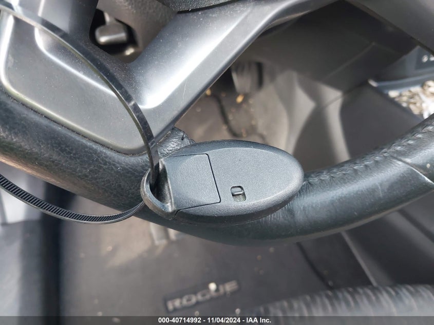 VIN KNMAT2MV2JP559832 2018 NISSAN ROGUE SV