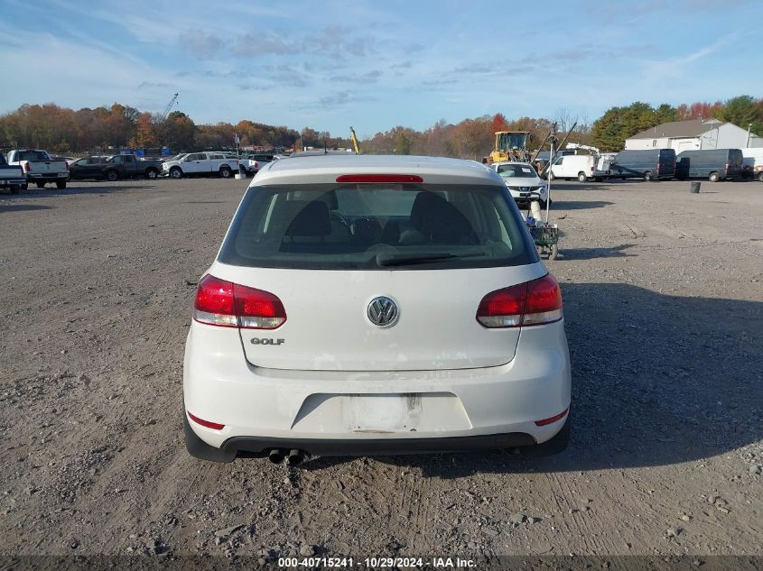 2014 Volkswagen Golf 2.5L VIN: WVWDB7AJ6EW004098 Lot: 40715241