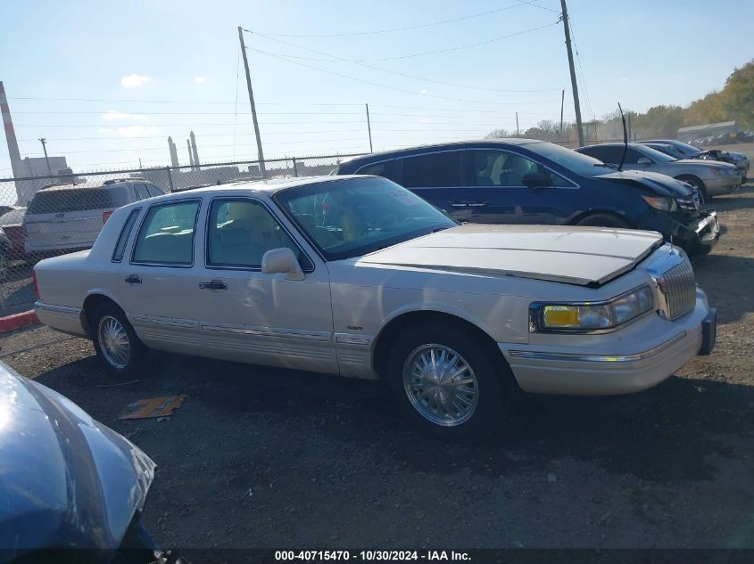 1996 Lincoln Town Car Cartier VIN: 1LNLM83W2TY725486 Lot: 40715470