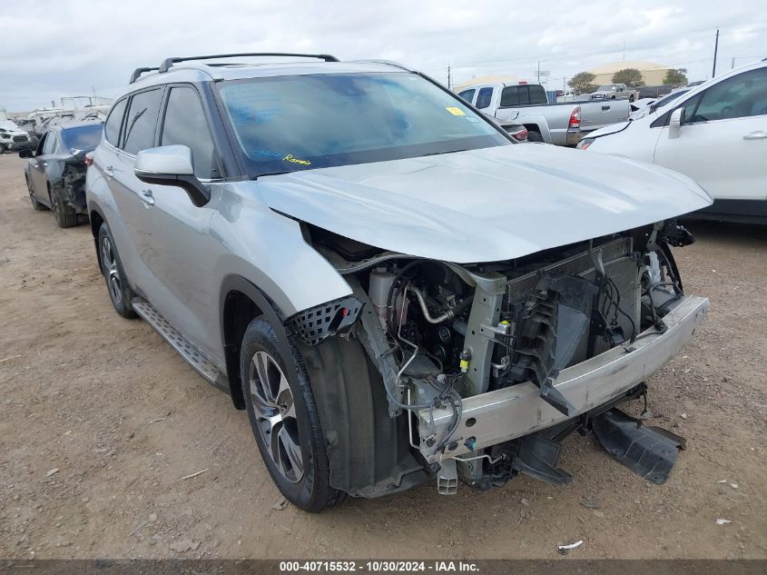 2022 TOYOTA HIGHLANDER XLE - 5TDGZRAHXNS558066