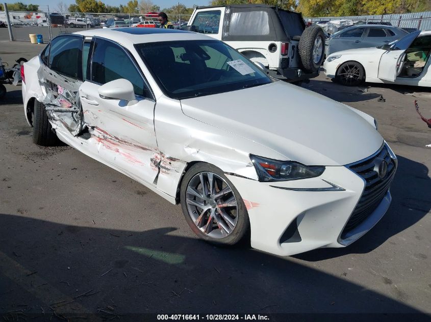2018 Lexus IS300
