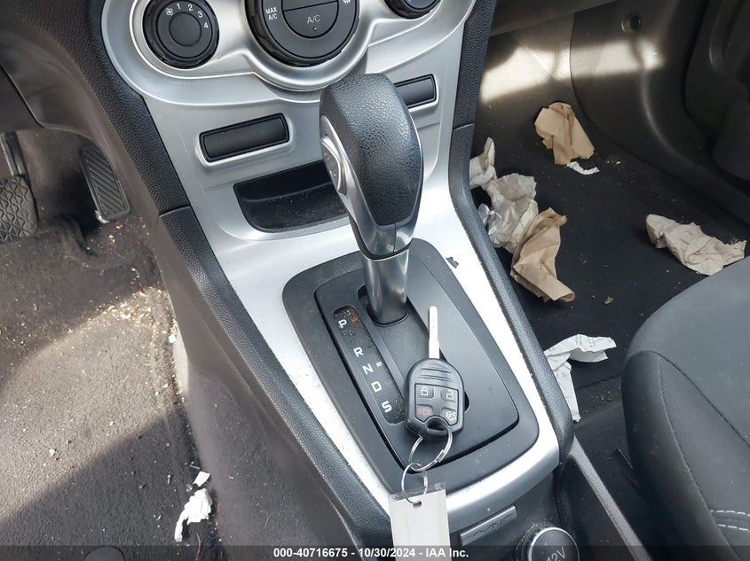 VIN 3FADP4EJ5KM109632 2019 FORD FIESTA SE