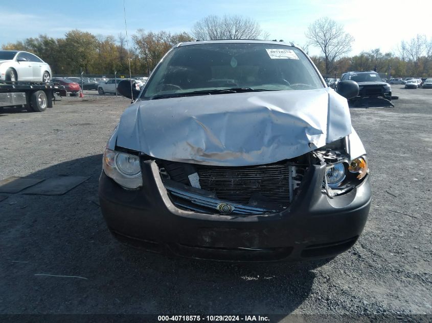 2005 Chrysler Town & Country Touring VIN: 2C4GP54L45R118125 Lot: 40718575