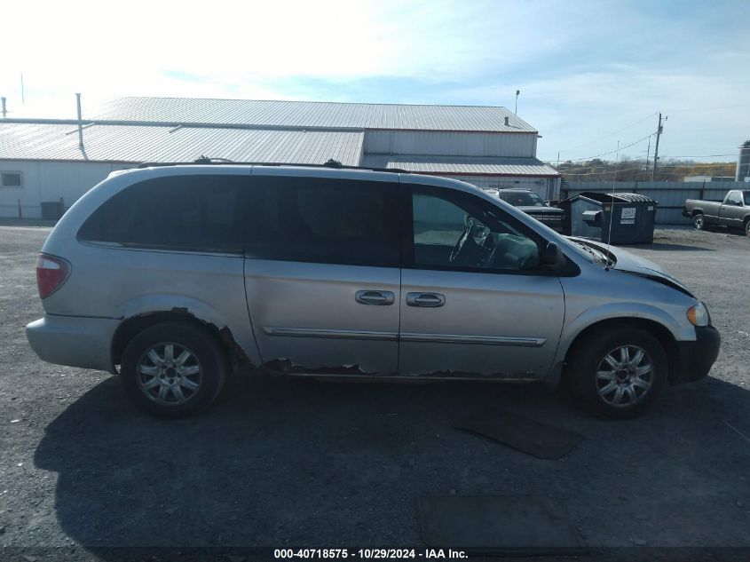 2005 Chrysler Town & Country Touring VIN: 2C4GP54L45R118125 Lot: 40718575