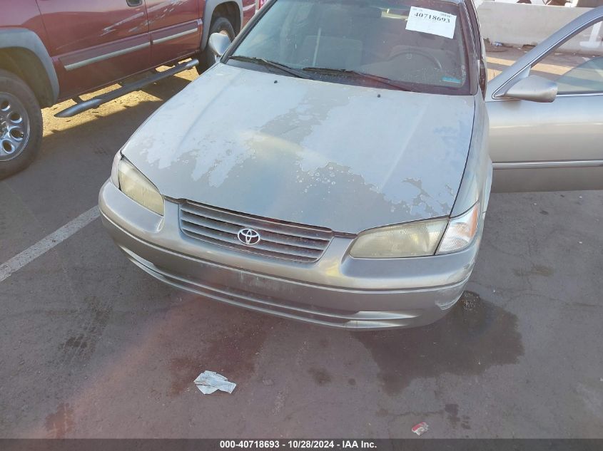 1998 Toyota Camry Le VIN: JT2BG22K3W0162477 Lot: 40718693