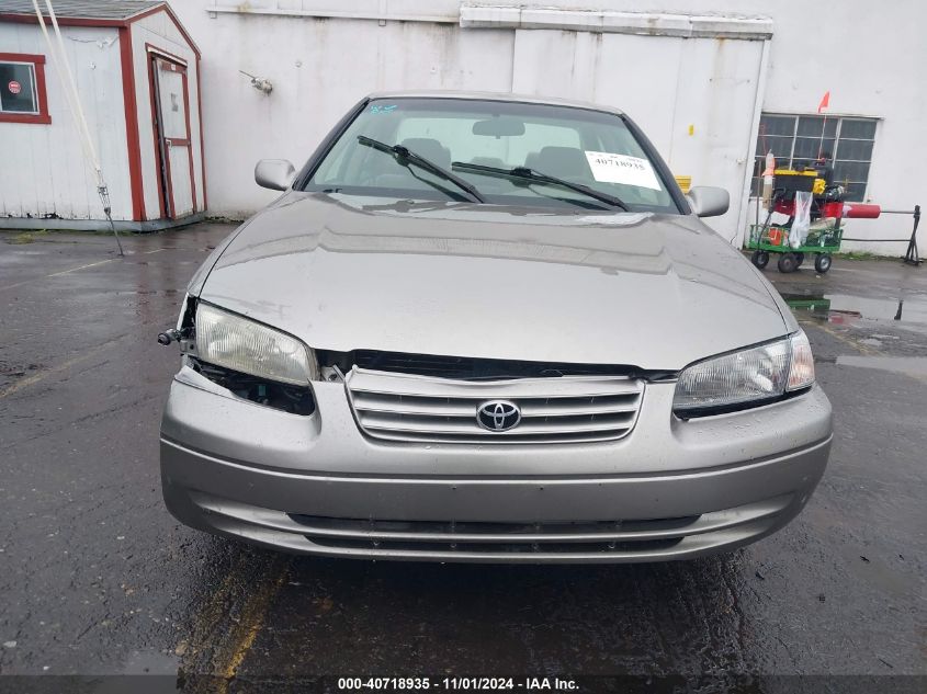 1999 Toyota Camry Le VIN: JT2BG22K0X0291388 Lot: 40718935