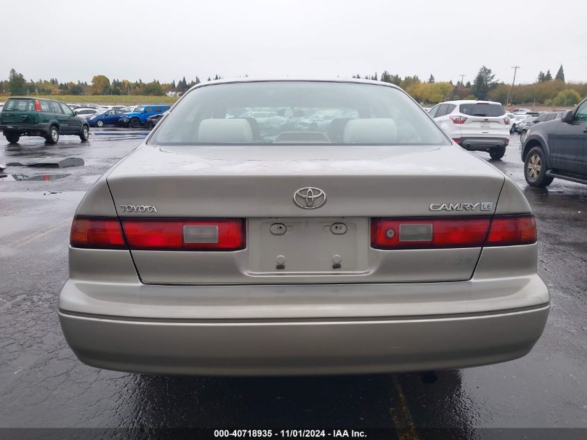 1999 Toyota Camry Le VIN: JT2BG22K0X0291388 Lot: 40718935