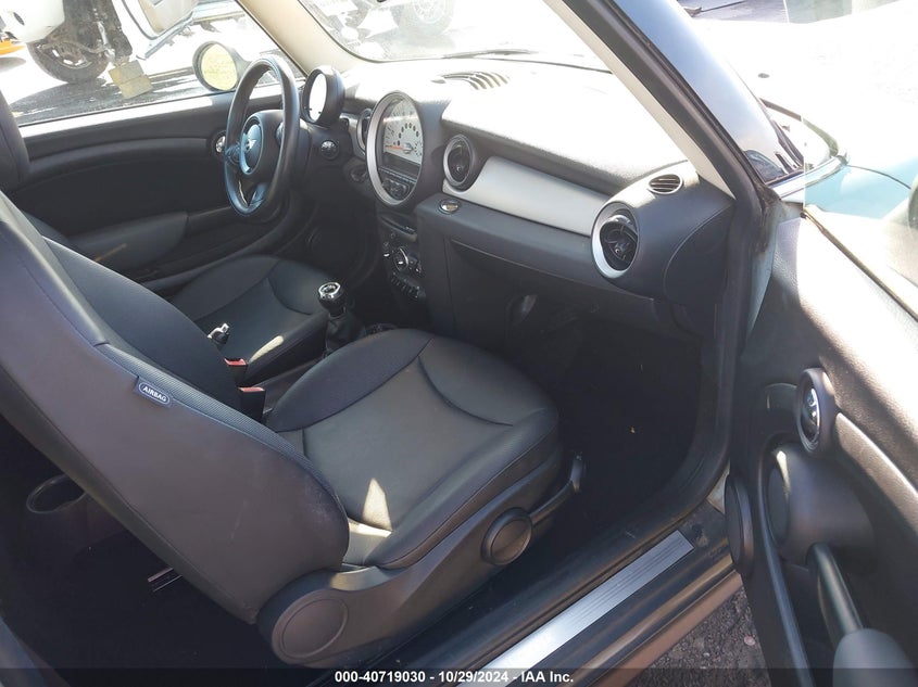 2012 MINI COOPER VIN: WMWSU3C51CT367317
