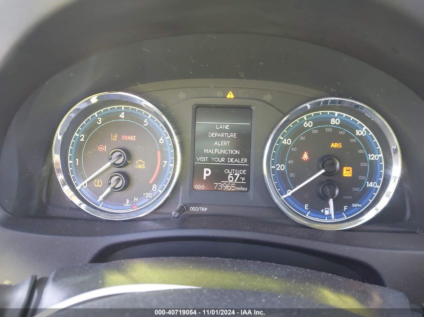 2018 TOYOTA COROLLA LE - 5YFBURHE7JP762251