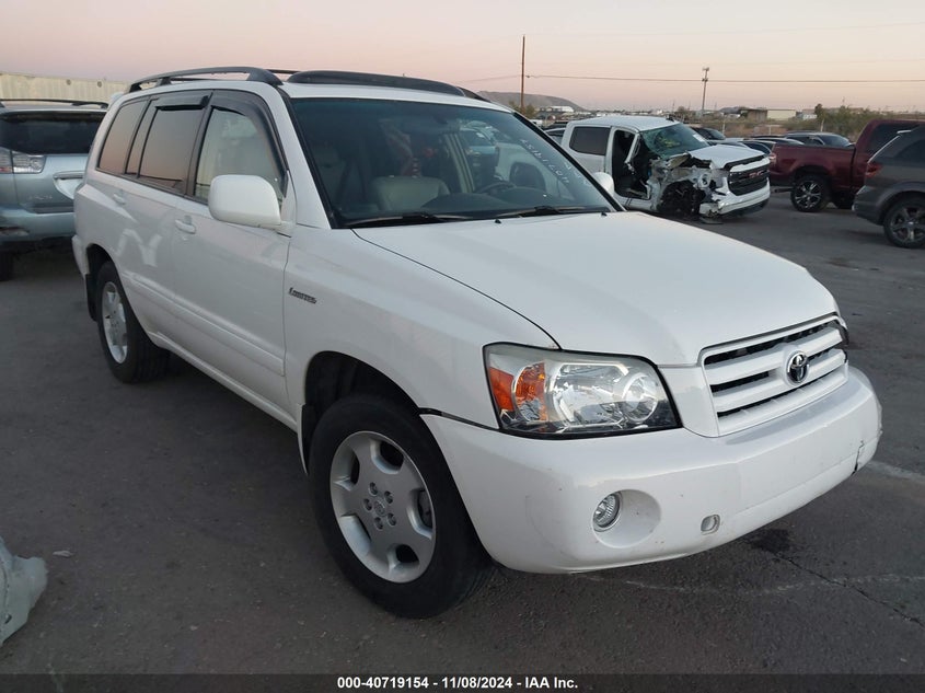 2004 TOYOTA HIGHLANDER