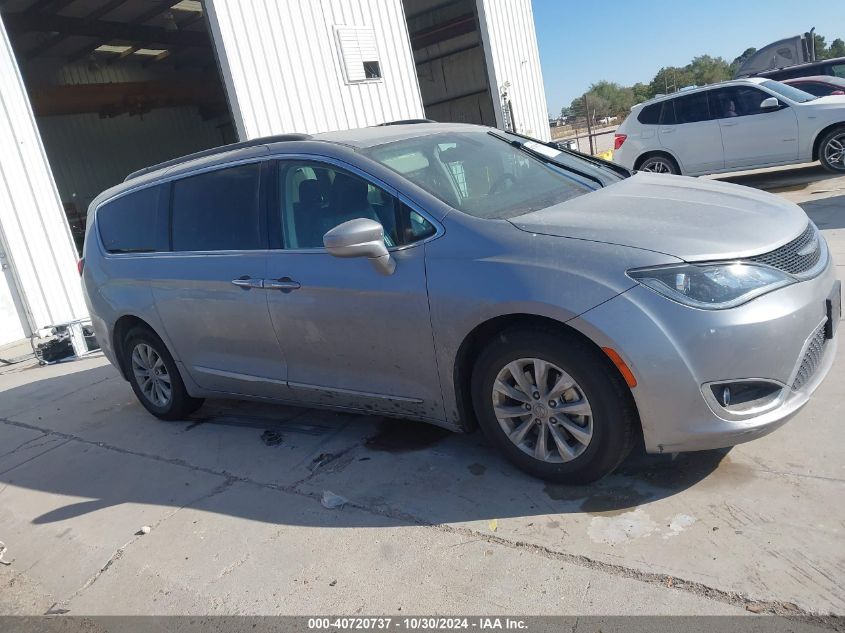 2017 Chrysler Pacifica Touring-L VIN: 2C4RC1BG9HR692033 Lot: 40720737