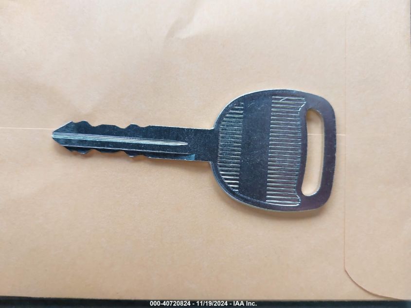 2002 Chevrolet Avalanche 1500 VIN: 3GNEK13T52G267569 Lot: 40720824