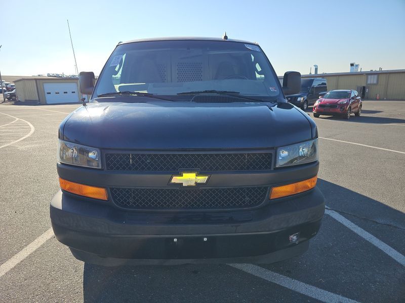 2018 Chevrolet Express G2500 VIN: 1GCWGAFP6J1177888 Lot: 40722369