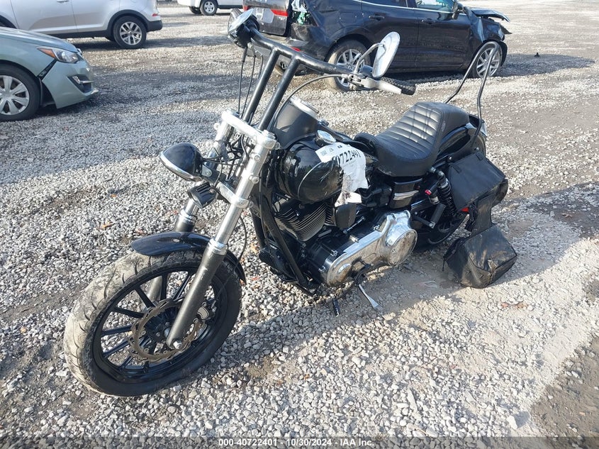 1HD1GV412CC315822 2012 HARLEY-DAVIDSON SUPER GLIDE photo no. 2