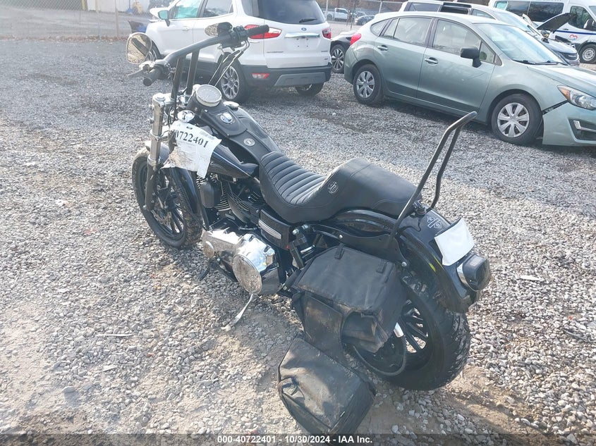 1HD1GV412CC315822 2012 HARLEY-DAVIDSON SUPER GLIDE photo no. 3