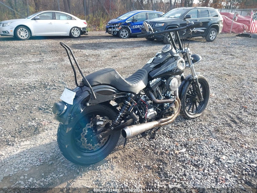 1HD1GV412CC315822 2012 HARLEY-DAVIDSON SUPER GLIDE photo no. 4