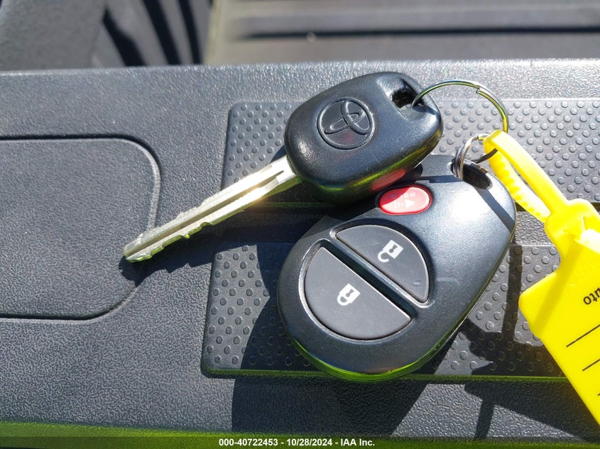 2016 TOYOTA TUNDRA SR5 5.7L V8 - 5TFDY5F10GX500930