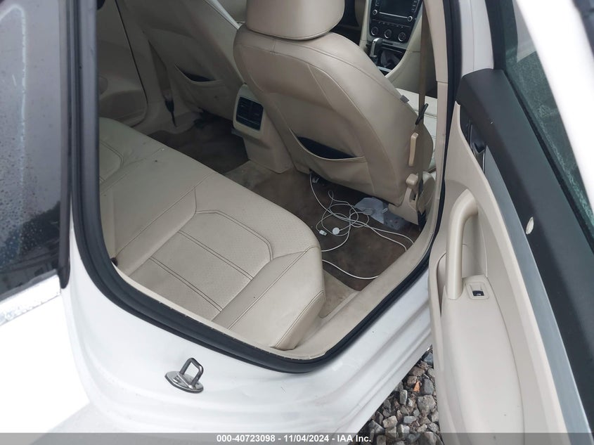 2013 VOLKSWAGEN PASSAT VIN: 1VWBH7A38DC134145