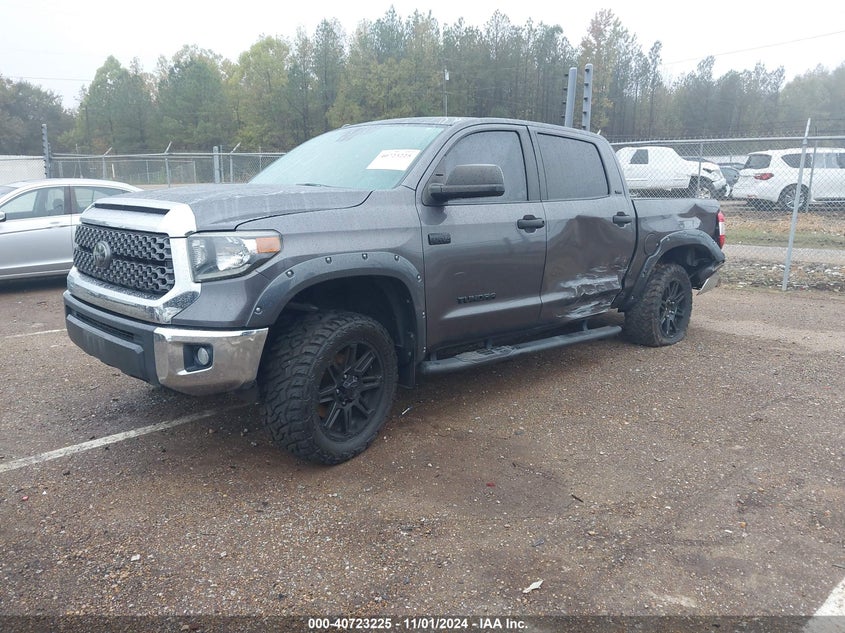 2018 TOYOTA TUNDRA SR5 5.7L V8 - 5TFDW5F18JX705909