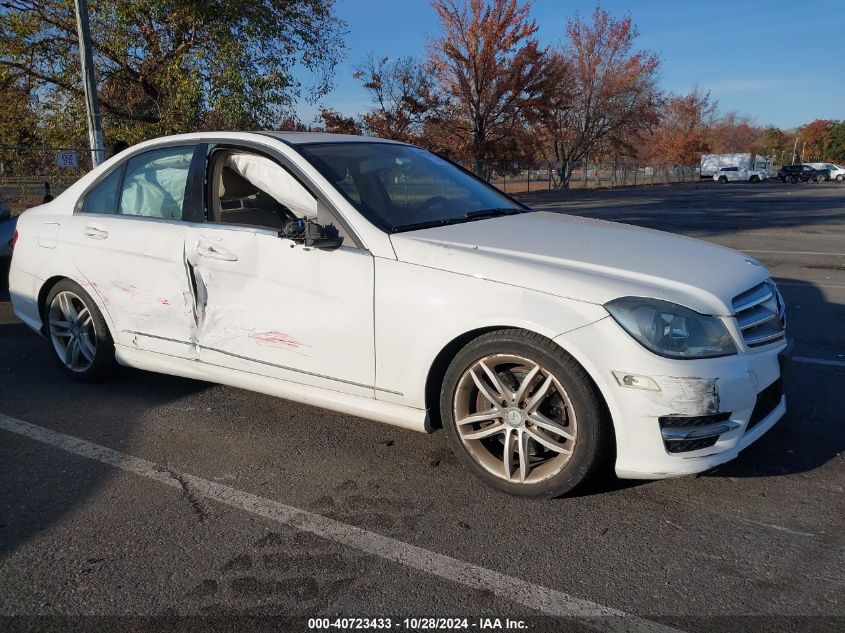 2013 Mercedes-Benz C 300 Luxury 4Matic/Sport 4Matic VIN: WDDGF8AB8DR252467 Lot: 40723433