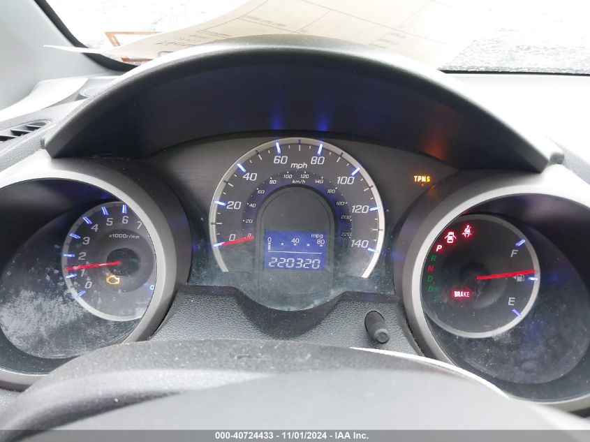 2011 HONDA FIT VIN: JHMGE8H37BS007272