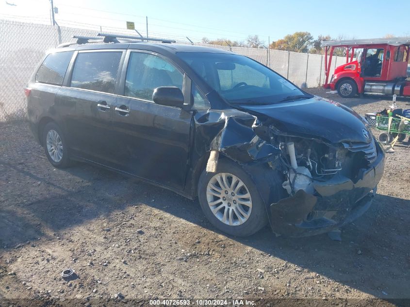 2016 TOYOTA SIENNA